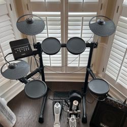 YAMAHA DTX Drum Set