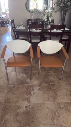 Accent chairs