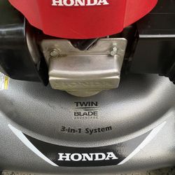 Honda Powerful Lawnmower