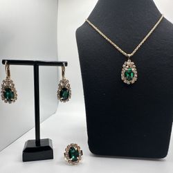 Elegant Green Sapphire Jewelry Set