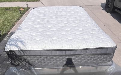 KING SIZE LUXURY MATTRESS