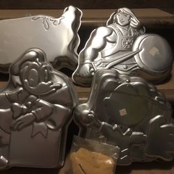 Wilton Cake Super Hero Pans