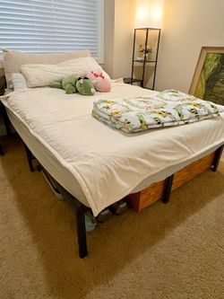 Full size mattress and bed frame w/ fitted sheet