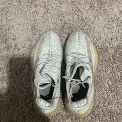 adidas Yeezy Boost 350 V2