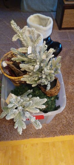 Big Lot Of Miscellaneous Vintage Christmas Ornaments. $25 Takes It All Great Deal Including Tote