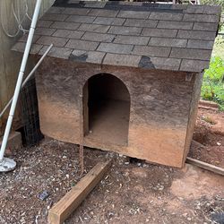 6 XL Dog House