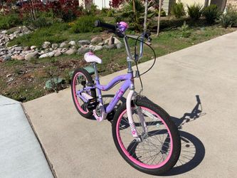 Girls 20” Schwinn Bicycle Great Condition $80 OBO