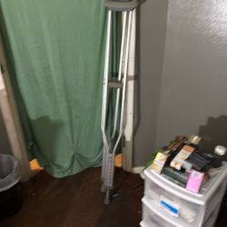 Guardian TAA80534, Aluminum Push-Button Crutches, Adult Tall 1 Pair New 5'10-6'6