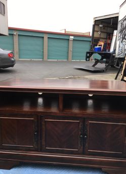 Tv stand