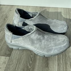 Woman Sketchers Relaxed Fit Shoes Size 10