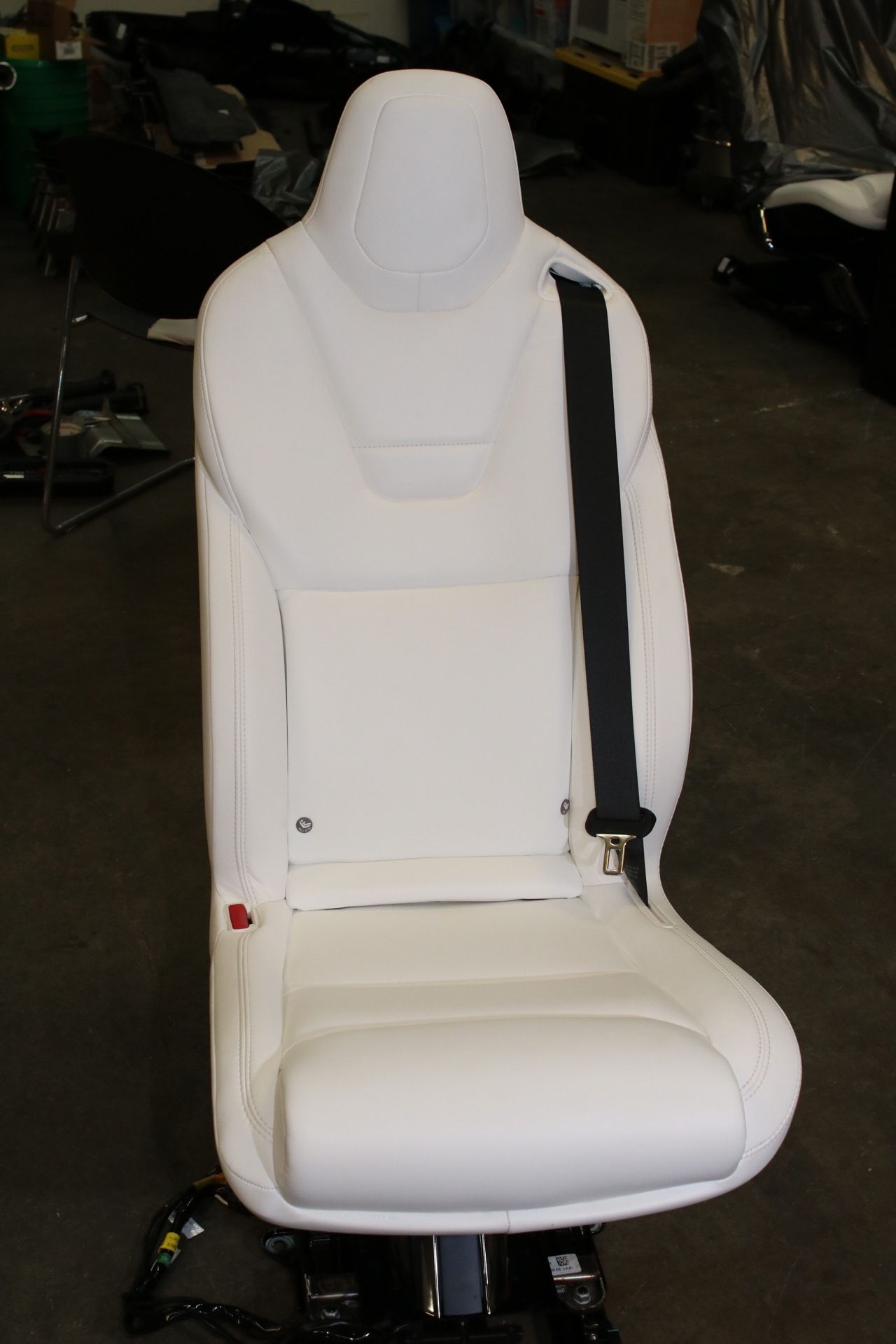 Tesla Model X - 2nd Row Seat