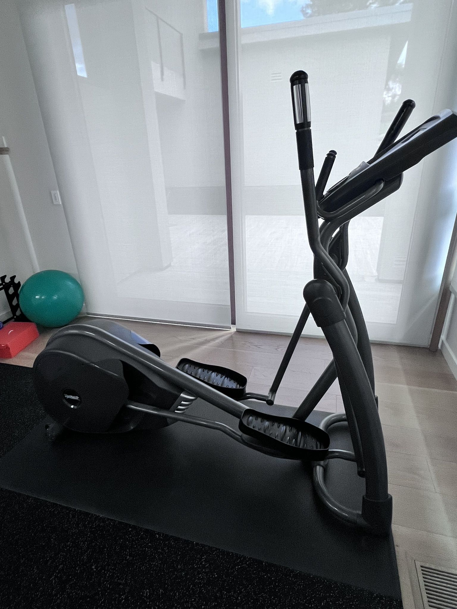 Elliptical: Smooth Fitness CE2.1