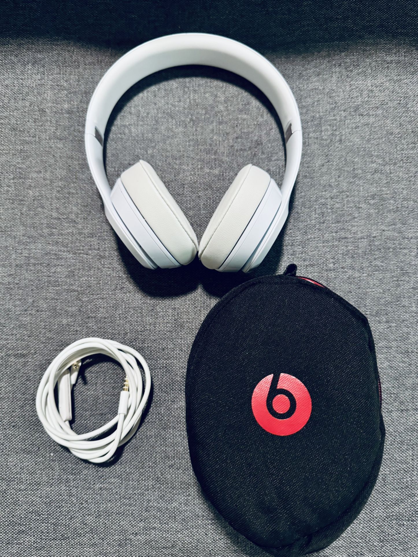 Beats Solo 3 Wireless Headphones - White