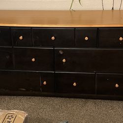 Dresser With Mirror 
