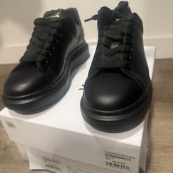 Alexander McQueen All Black Size 10