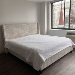 King Bed Frame W Mattress And Sheets 