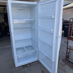 GE 21.3 Cu Ft Frost Free Upright Freezer