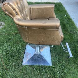 Stylist chair