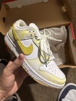 Nike Dunk Yellow Strike 5.5/7w