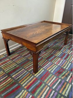 Vintage Mahogany Coffee Table Veneer Top