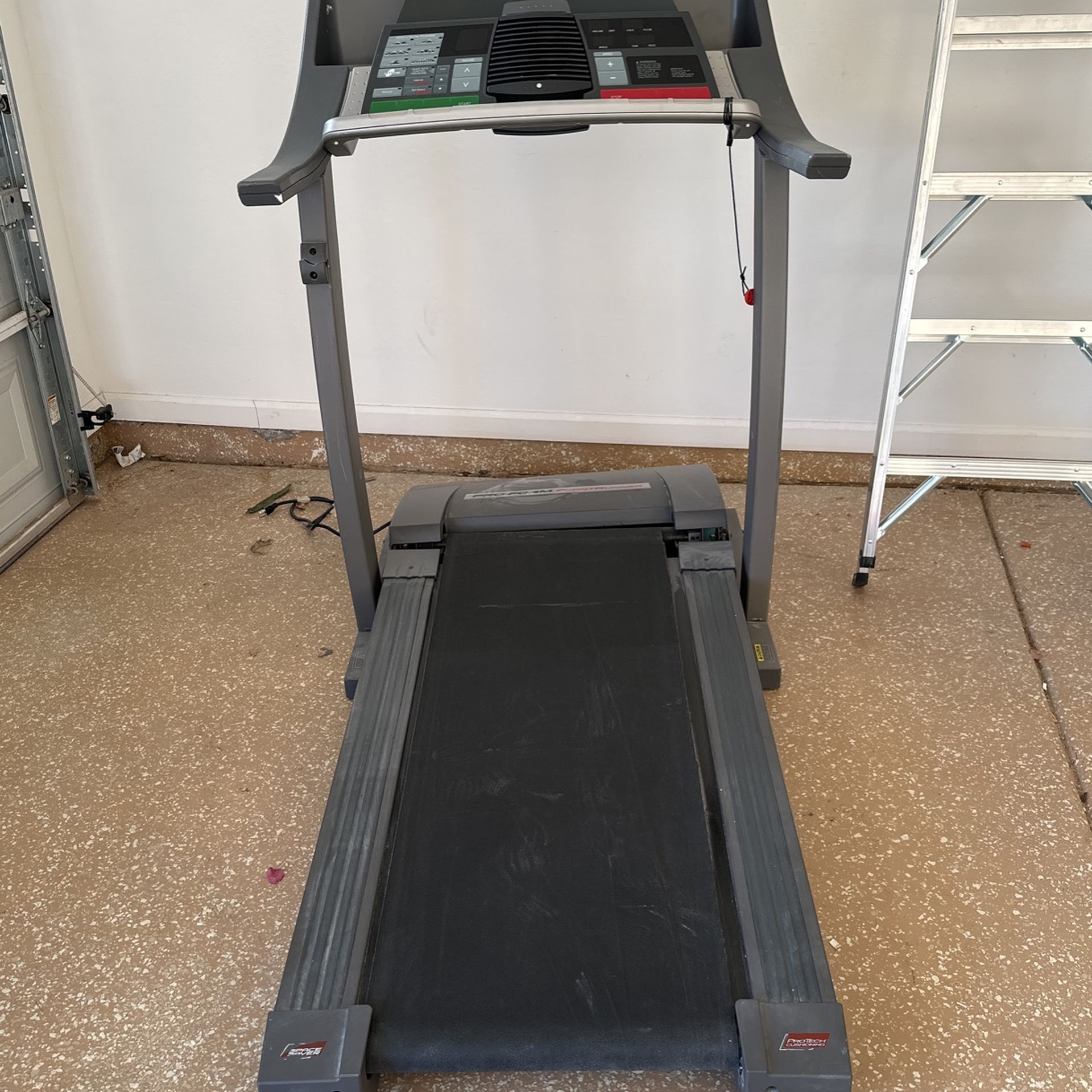 Pro-form front runner treadmill