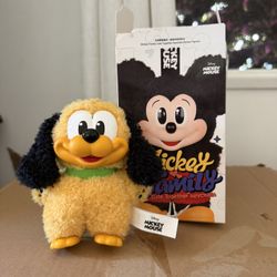 Mickey Family Pluto