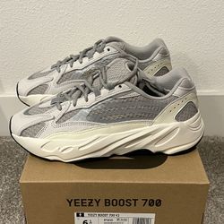 Adidas Yeezy Boost 700 V2 Static Size 6.5M/8W