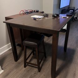 Dinner Table With Barstools (4)