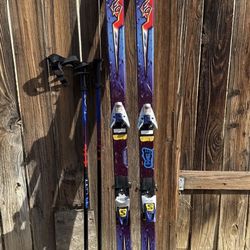 Salomon Force9 Mens Snow Skis. Great condition with soft case and poles. Length 6ft