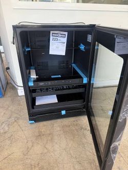Whirlpool 24" Under the Counter Beverage Center