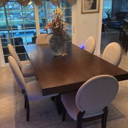 Dining room set With Center Piece N Floor Rug 