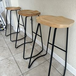 Bar Stools Wood Like New