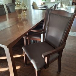 Dinner Table With chairs 