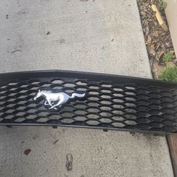 2005 ford mustang front griill