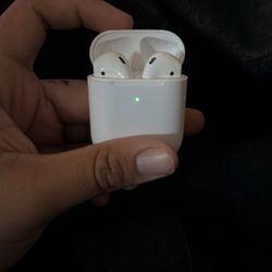 AirPods