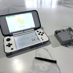 Black & White Custom 2Ds XL