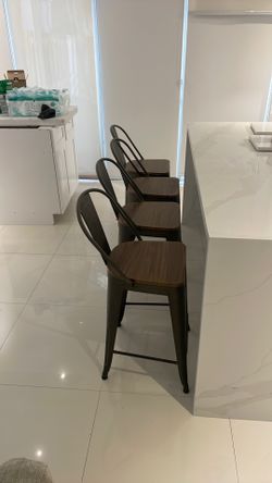 4 Bar stools