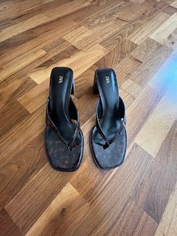 Zara Tortoiseshell Thong Heel Sandals 38