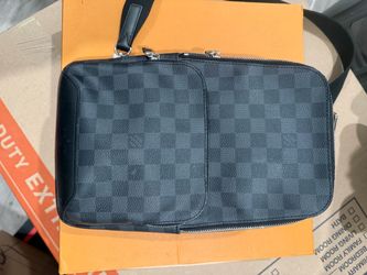 Louis Vuitton Avenue Slingbag