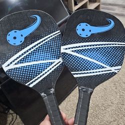 2 Ping Pong Paddles 