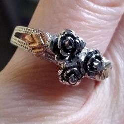 Genuine Black Hill's Gold NEW Size 5 Ring! 💍