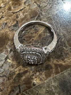 14 karat gold ring with diamonds size 7