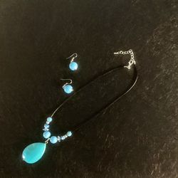 Necklace and earrings set