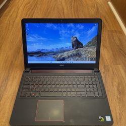 Dell Inspiron 15 Gaming 5577 core i7 7th gen 16GB Ram 256GB SSD Windows 11 Pro 15.6” HD Screen Gaming Laptop with charger in Excellent Working conditi
