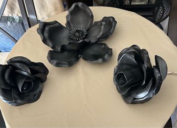 3 Black Flowers