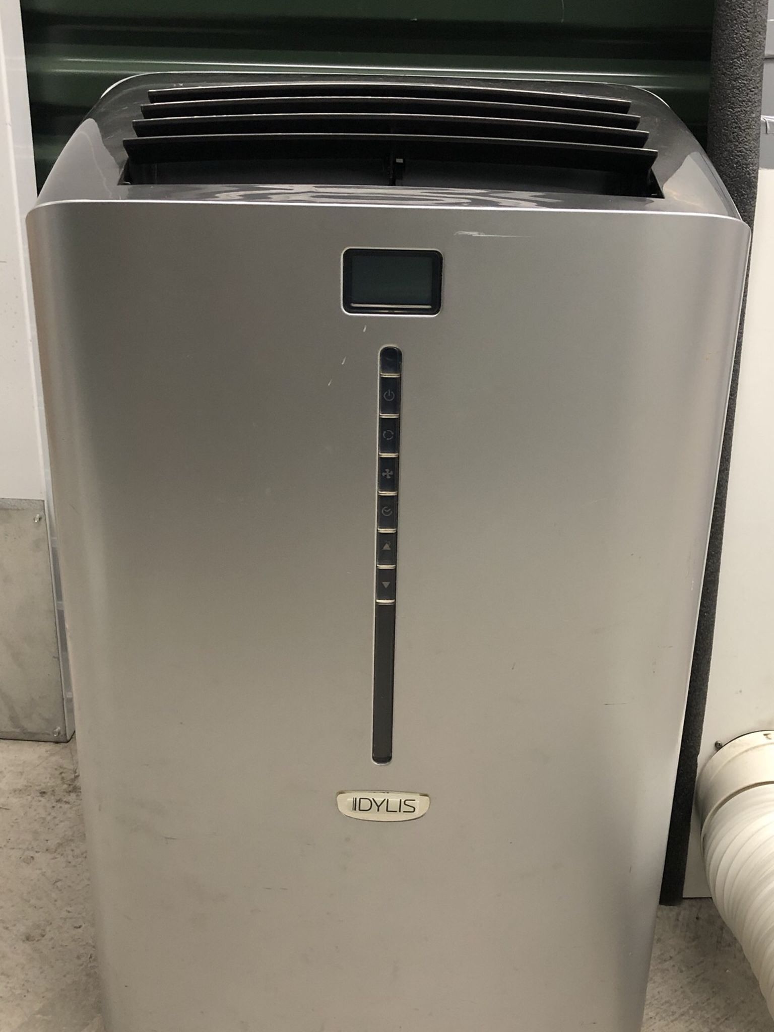 Portable Air Conditioners / Dehumidifiers