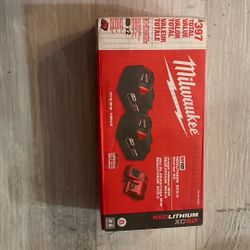 MILWAUKEE 2 BATTERIES 5.0 With Charger