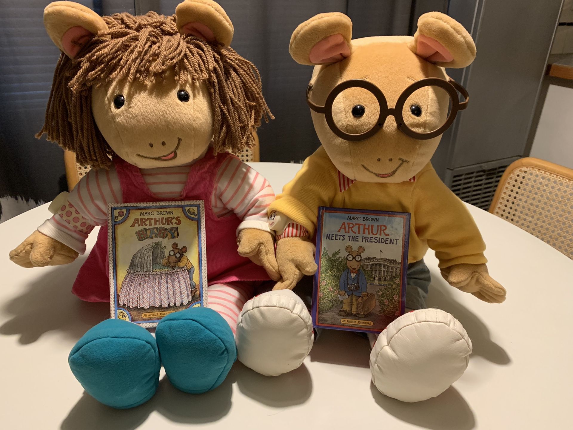 1998 Microsoft Actimates Arthur and DW interactive dolls