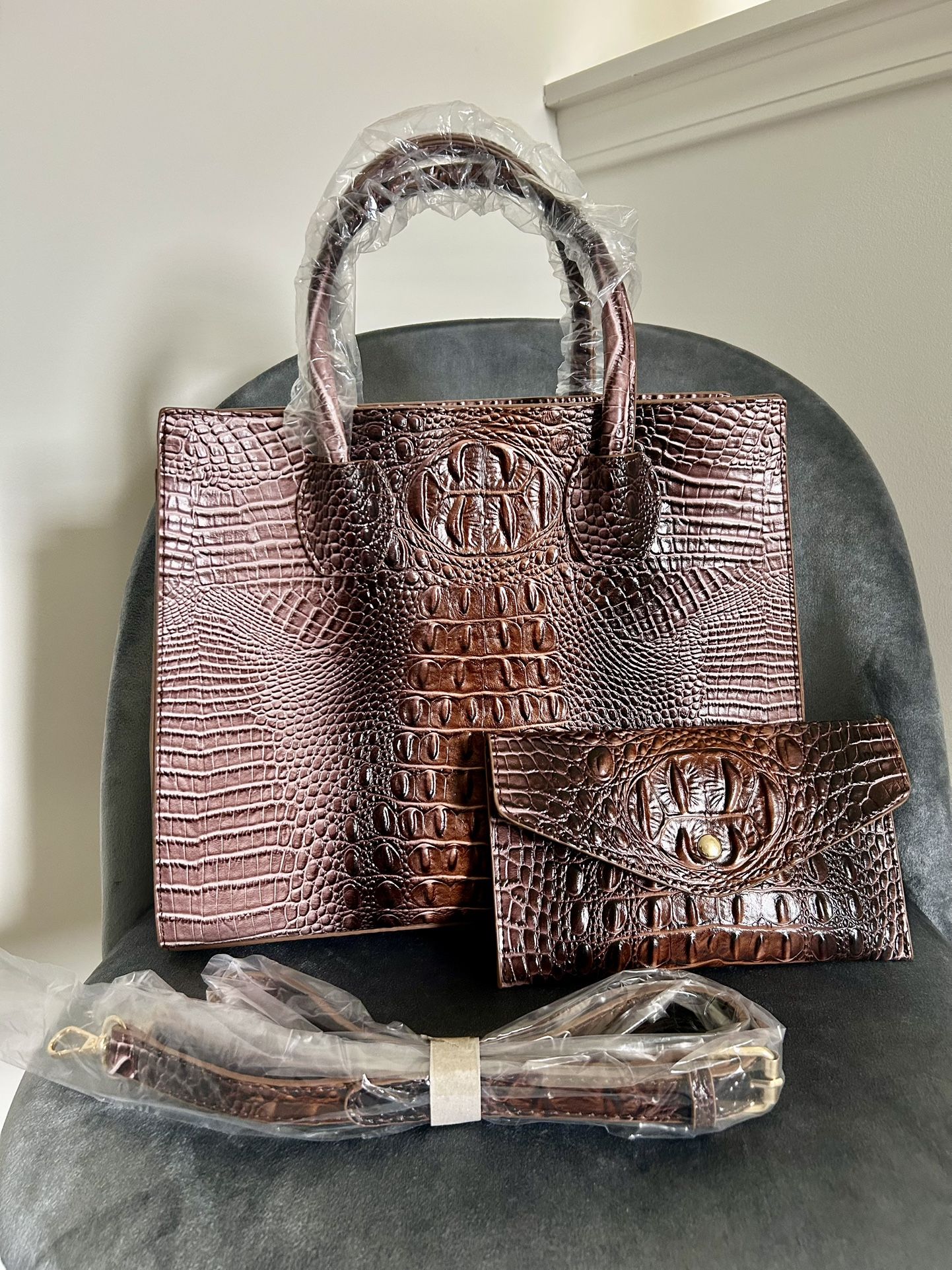 2-Piece Crocodile Print Handbag Set