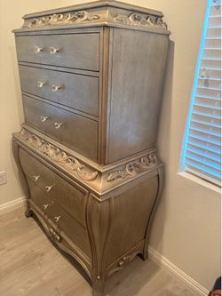 Pulaski Dresser Set